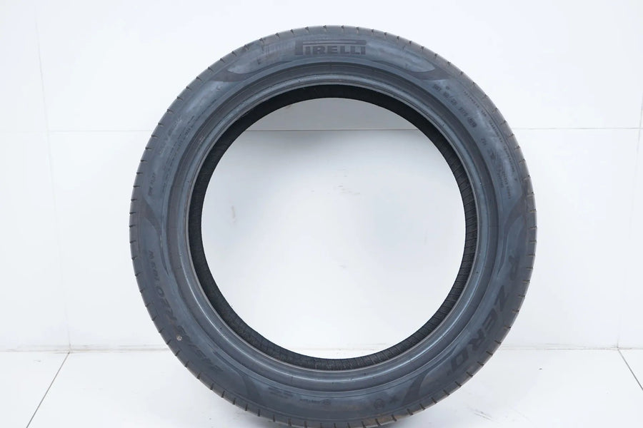 1 pneu été Pirelli DOT18 245/45/20 pouces, profondeur d'environ 6 mm, compatible BMW* RFT