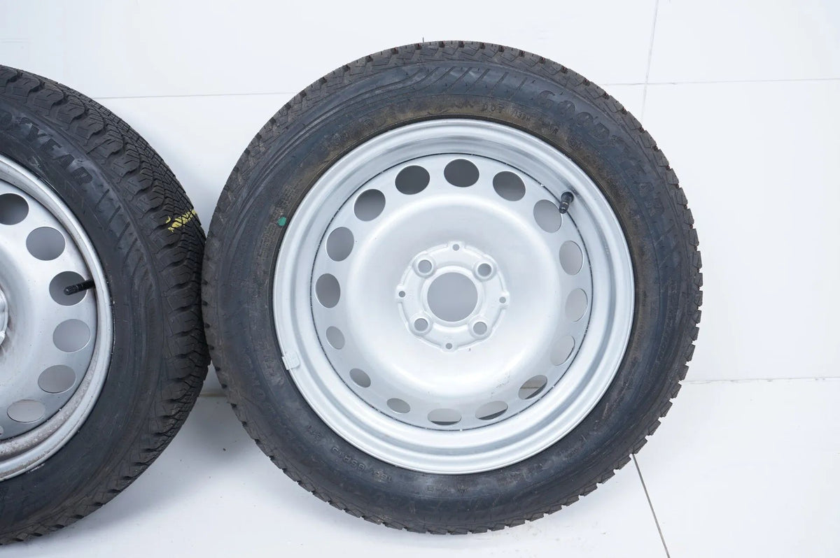 2 x Smart W453 Komplettrad Allwetterreifen 165 65 15 Zoll 7mm Detailansicht 4