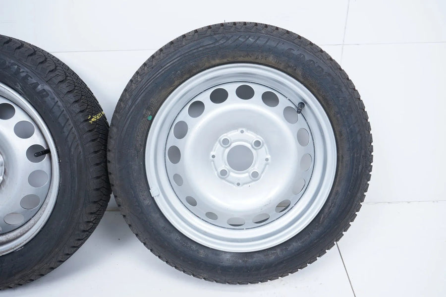 2 x Smart W453 Komplettrad Allwetterreifen 165 65 15 Zoll 7mm