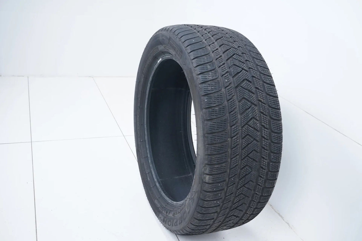 1x Winterreifen 285 45 21 Zoll Pirelli DOT22 ca.6 mm Bmw* RFT Detailansicht 4