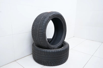 2 pneus hiver Pirelli 285/40/20 pouces, profondeur de sculpture d'environ 4 mm, homologués DOT23 BMW*