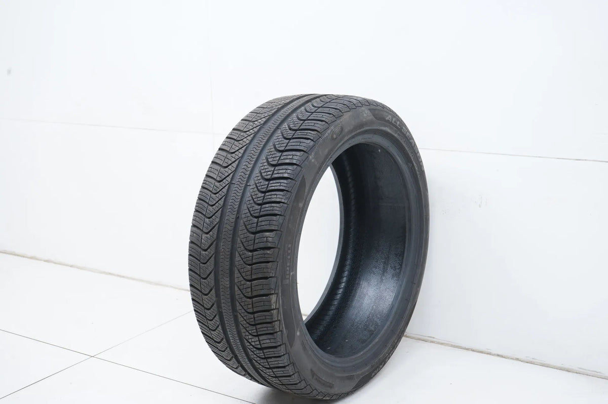 1 x Pirelli all-weather tire 225 45 18 inch DOT23 approx. 6 mm Detailansicht 3