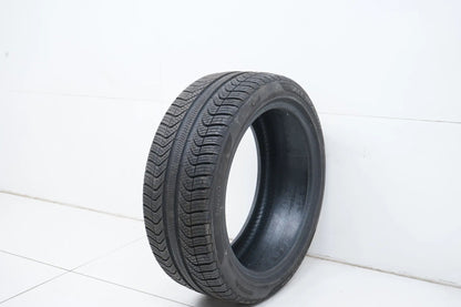 1 x Pirelli all-weather tire 225 45 18 inch DOT23 approx. 6 mm