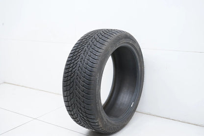 1 x Winterreifen Nokian 225 45 18 Zoll DOT19 ca.7 mm