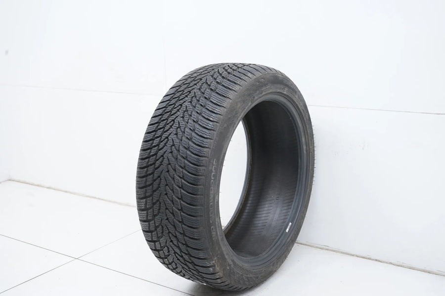 1 x Winterreifen Nokian 225 45 18 Zoll DOT19 ca.7 mm