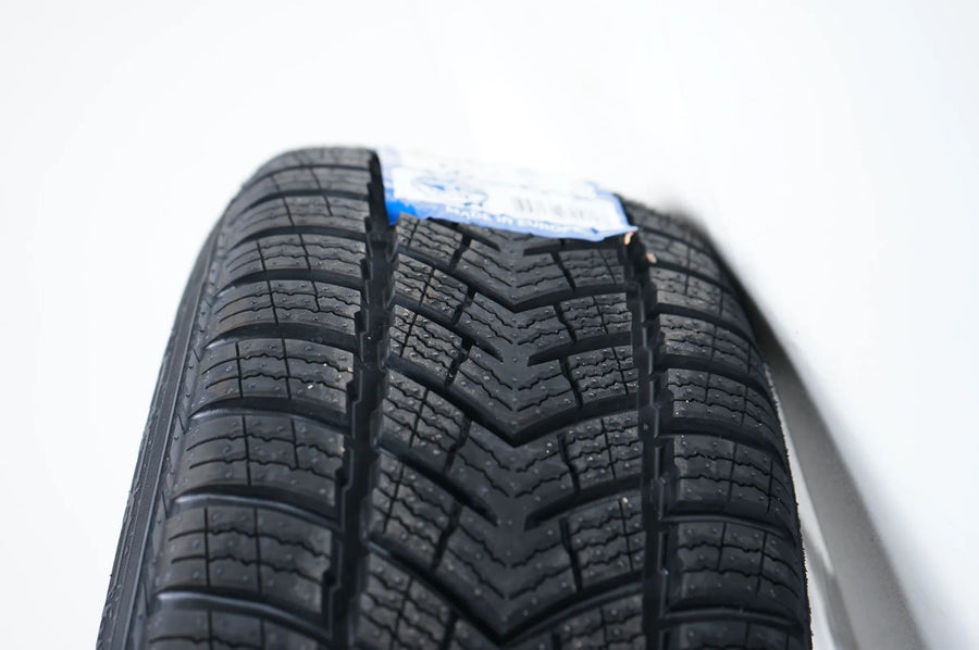 Mercedes A B Klasse W177  Winterräder NEU Winterreifen 16 Zoll A1774011100