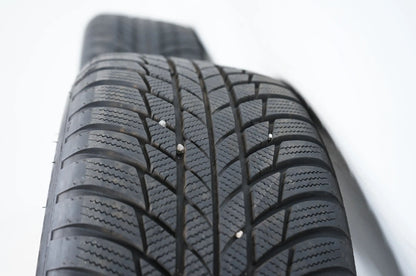 Wie Neu Audi Q2 81A Winterräder Winterreifen 215 55 17 Zoll 8mm 81A601025C