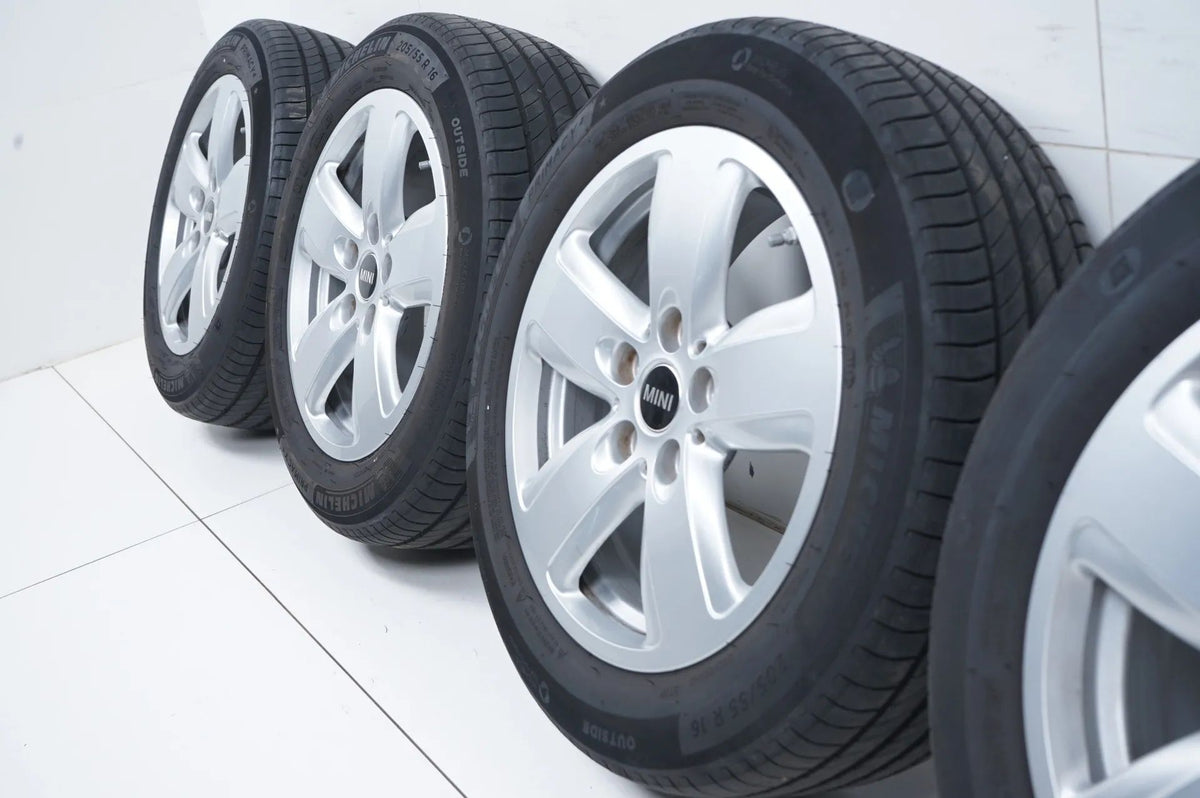 MINI Clubman F54 summer tires, summer wheels 205/55 R16 inch Detailansicht 8