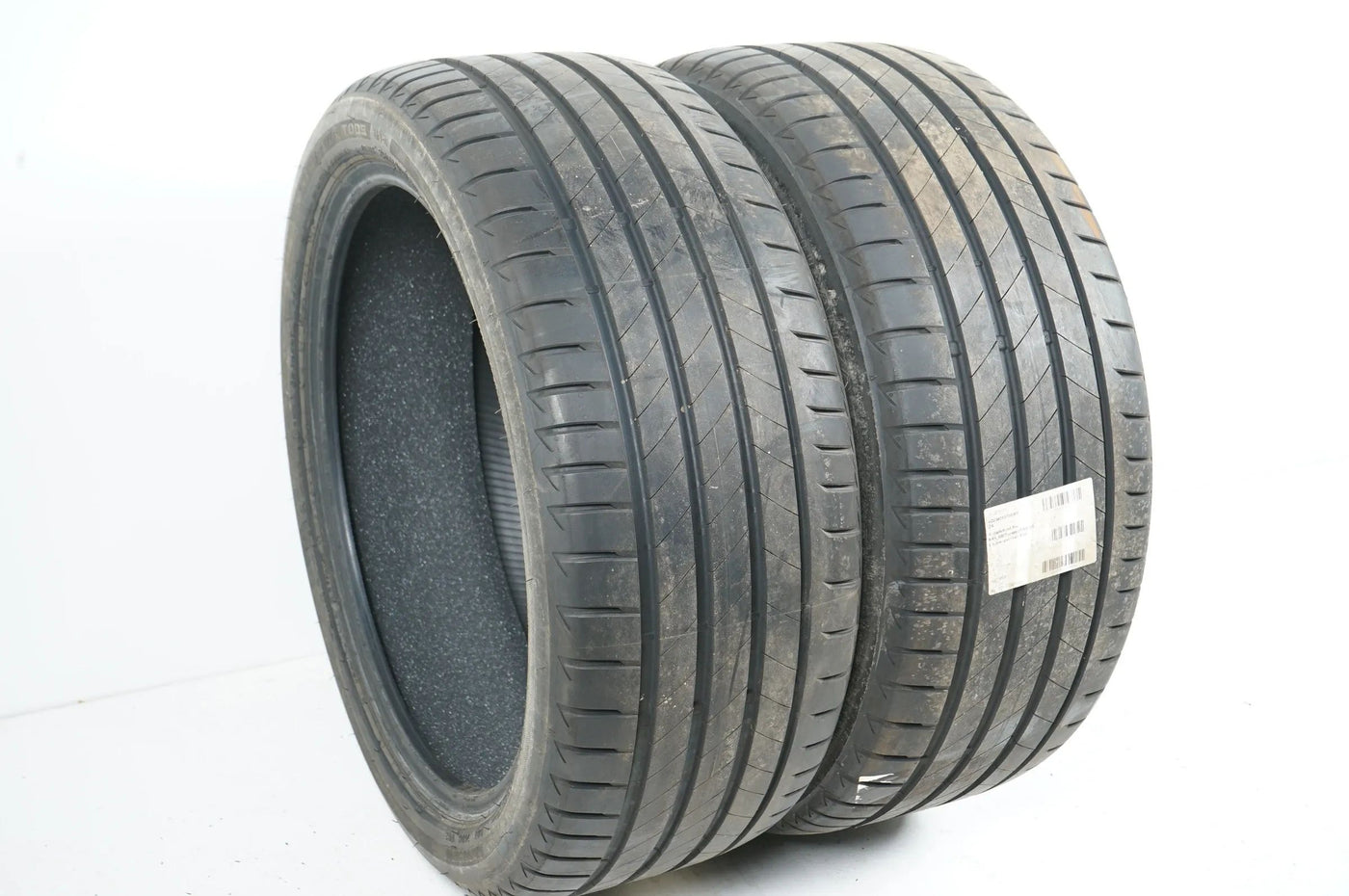 2 x Sommerreifen Bridgestone 255 40 20 Zoll DOT22/20 ca.6mm MO