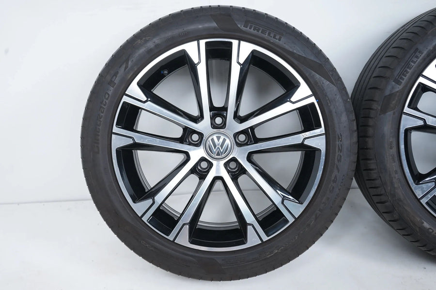Pneus été Volkswagen Golf 7 Troc 225 45 17 pouces 5G0601025AK