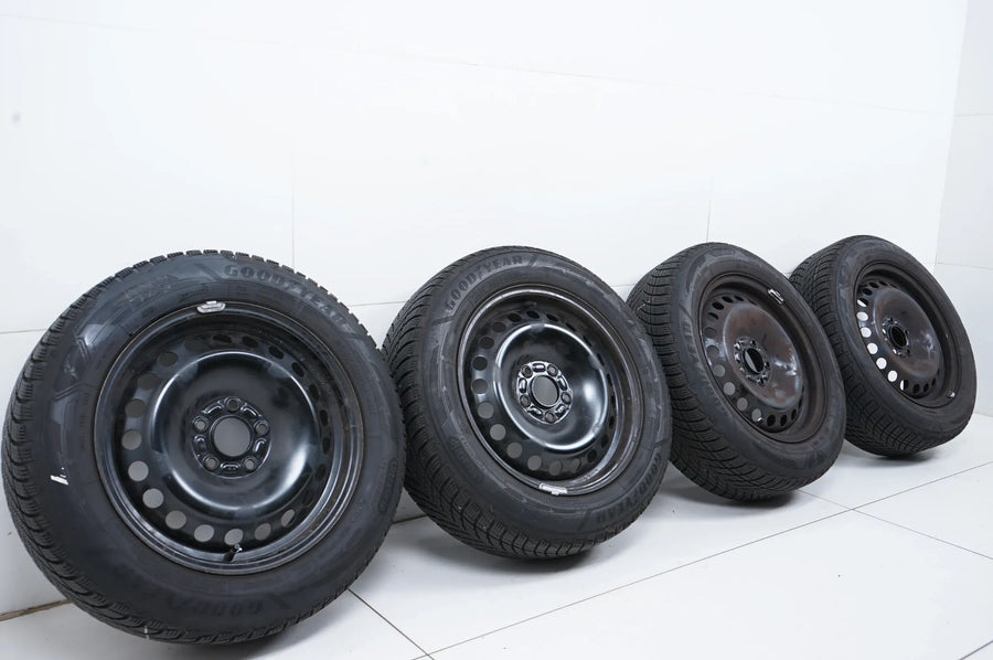 Ford Focus 4 IV Felgen Goodyear Winterreifen Winterräder 205 60 R16 96H 2023 7mm