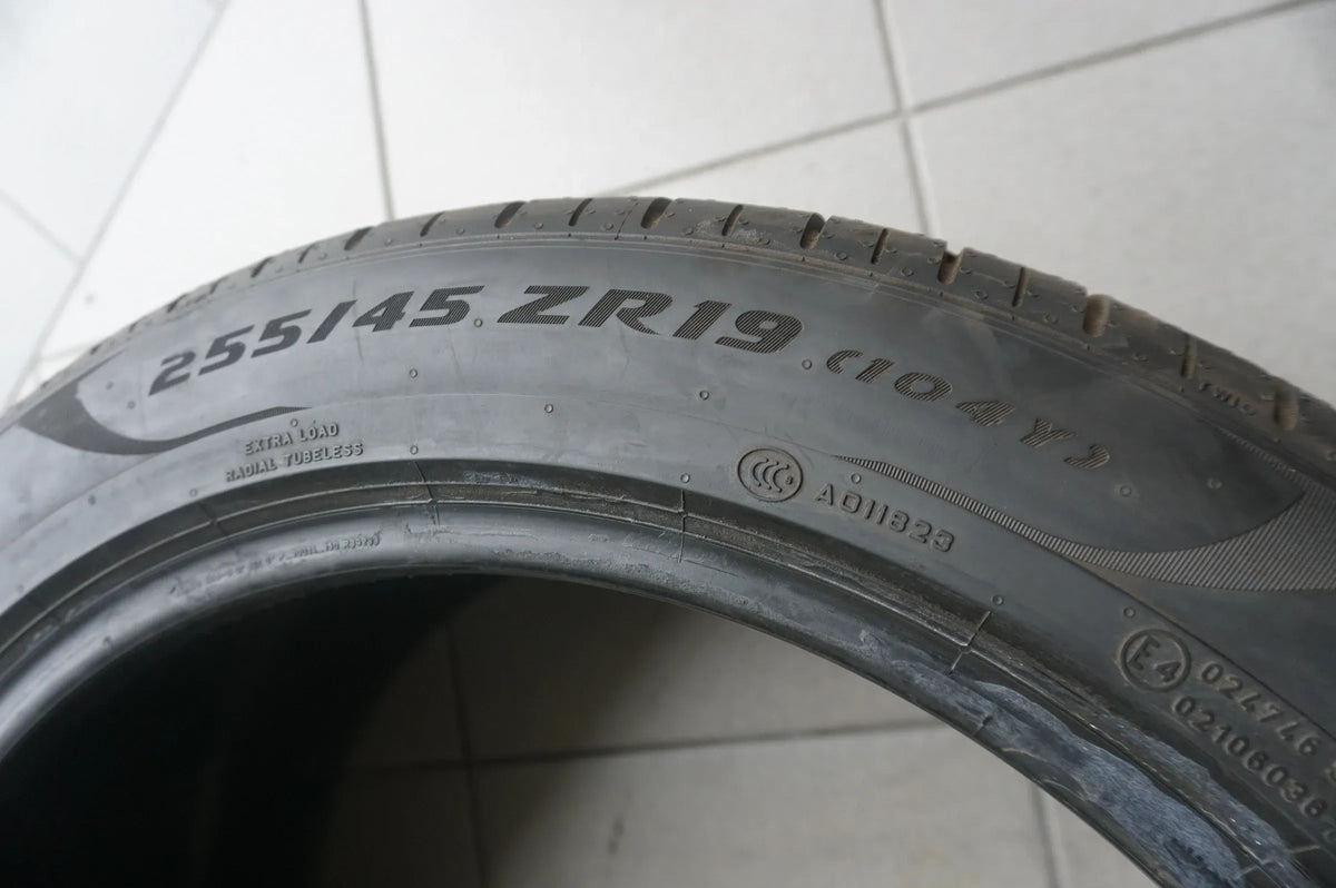 1 X 255 45 ZR19 R19 104Y pneu été Pirelli P Zero PZero MO1 7mm 2018 Vue détaillée 3