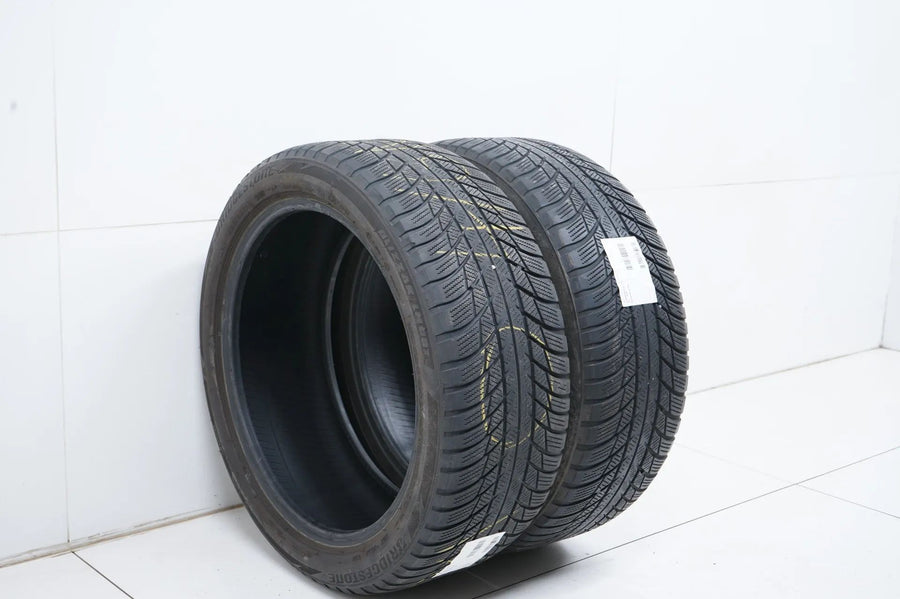 2 x Winterreifen Bridgestone 225 45 18 Zoll DOT19/18 ca.4 mm MO