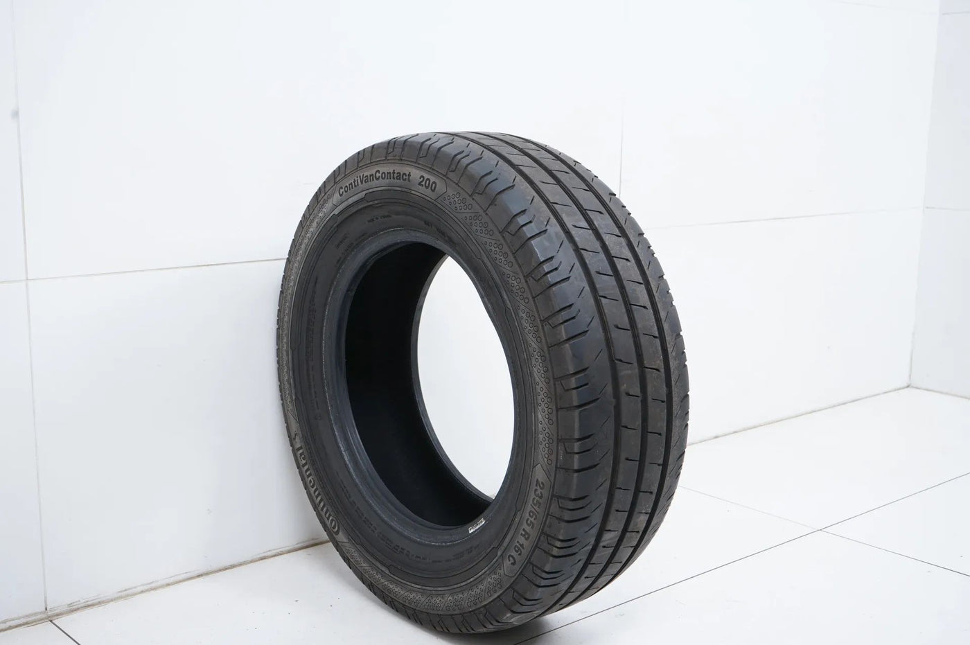 1x Continental summer tire 235 65 16C inch DOT19 approx. 6 mm tread depth