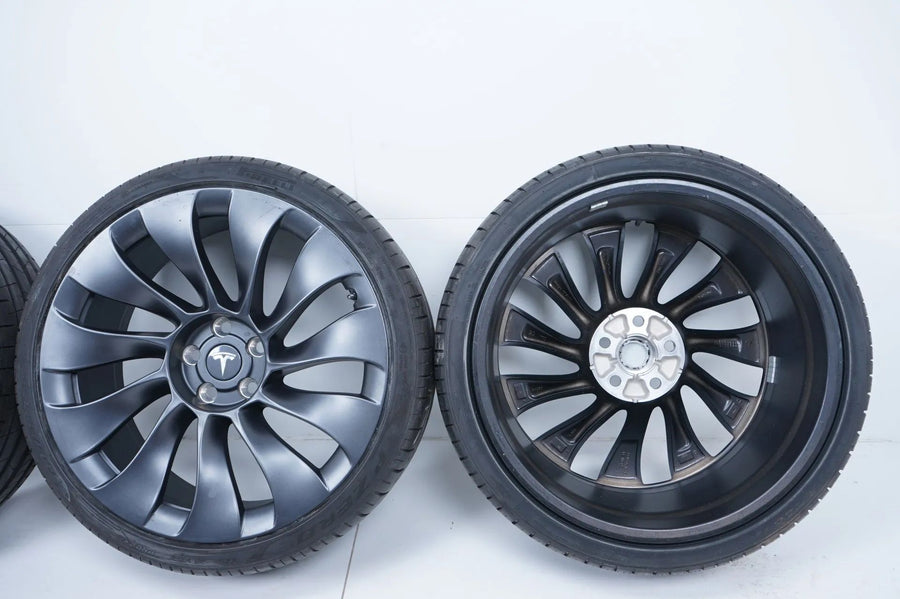 Tesla Model 3 summer tires, summer wheels, 235/35/20 inch, 7mm tread depth