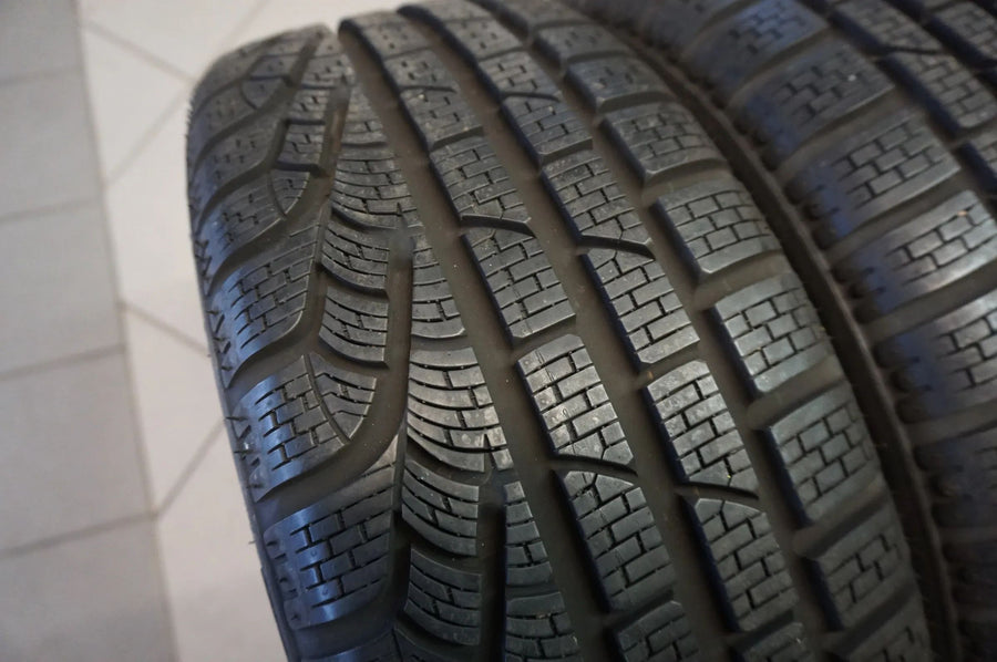 Mercedes Classe A W176 CLA C117 Jantes alliage Roues hiver Pneus hiver 205 50 R17