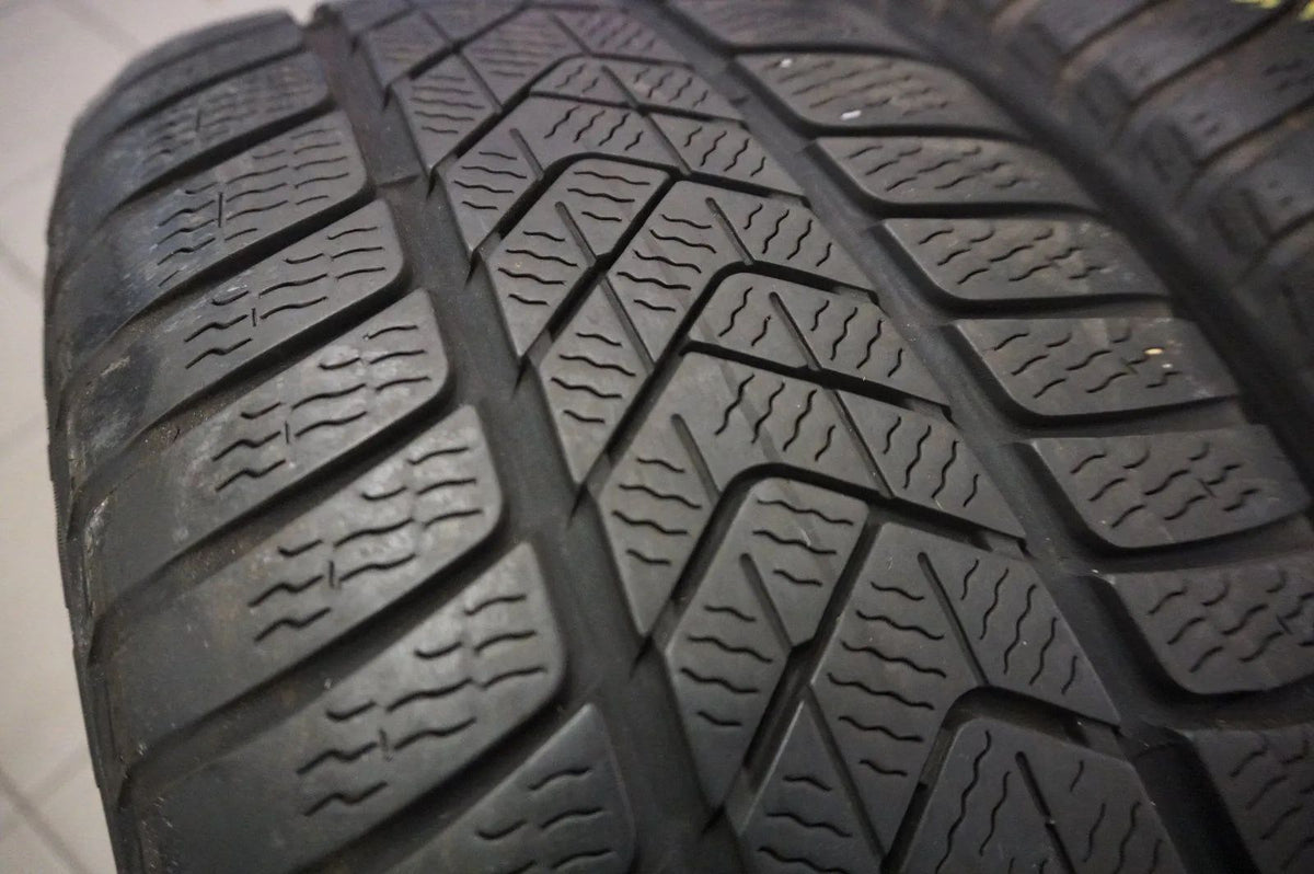 Original Mercedes E-Class W213 S213 18 inch Alloy Wheels Winter Tires A2134013700 Detail view 7