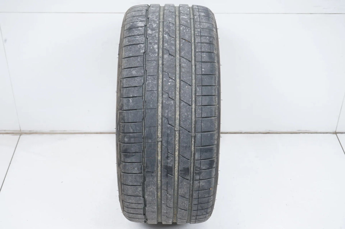 1x Sommerreifen Hankook 235 35 19 Zoll DOT24 ca.6 mm MO Detailansicht 2