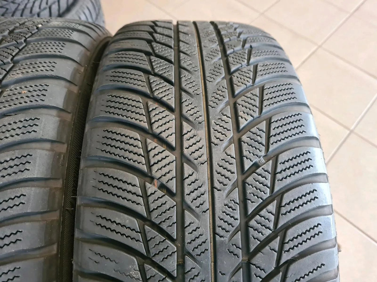 Original Mercedes A-Klasse W177 B-Klasse CLA 18 Zoll AMG Alufelgen Winterreifen Detailansicht 13
