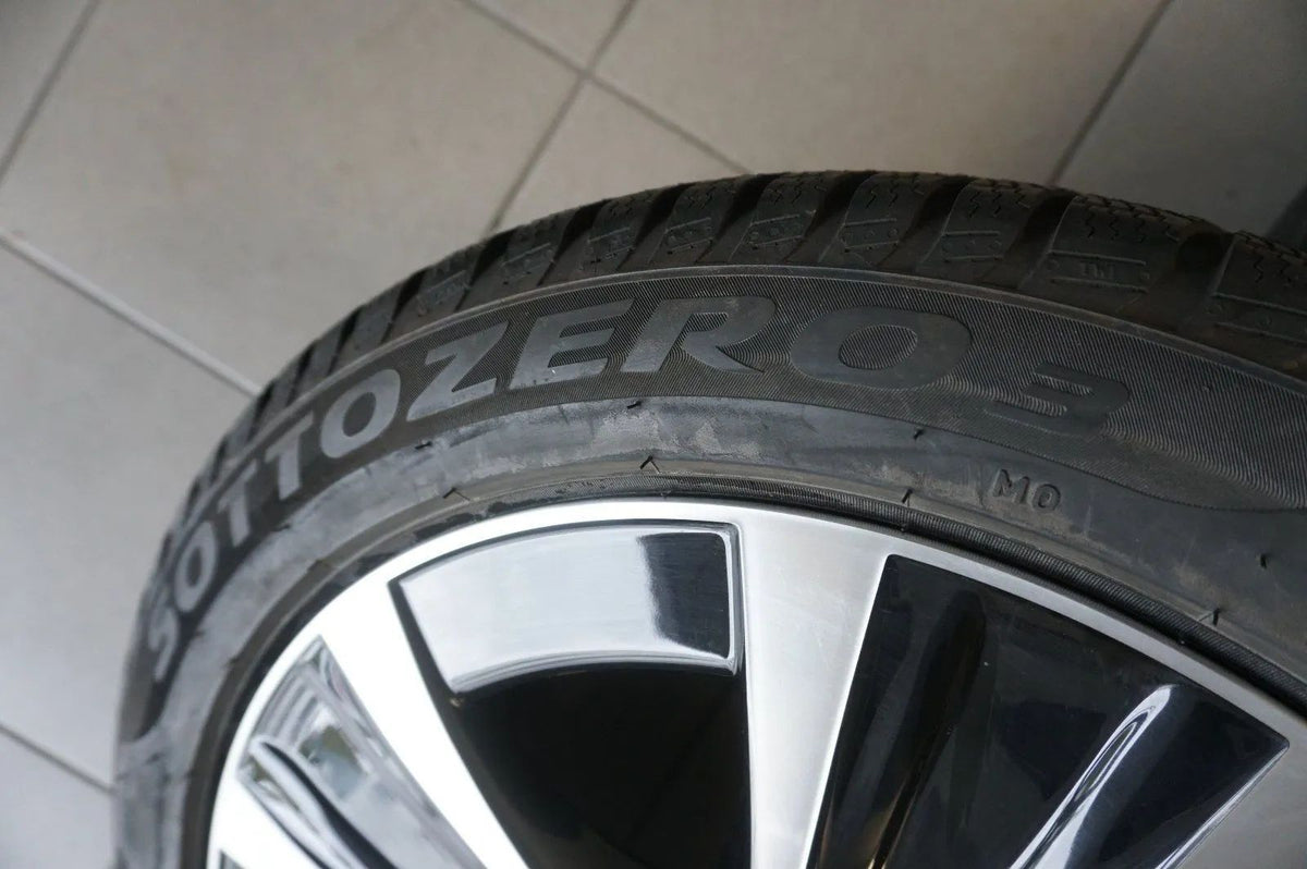 Jantes alliage et pneus hiver d'origine Mercedes Classe E W213 S213 Hybride E300e E300de Vue détaillée 4