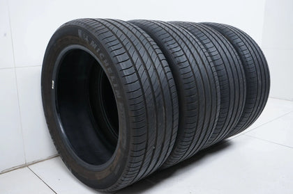 4 x Pneus d'été Michelin 235 50 19 pouces DOT22 env. 6mm