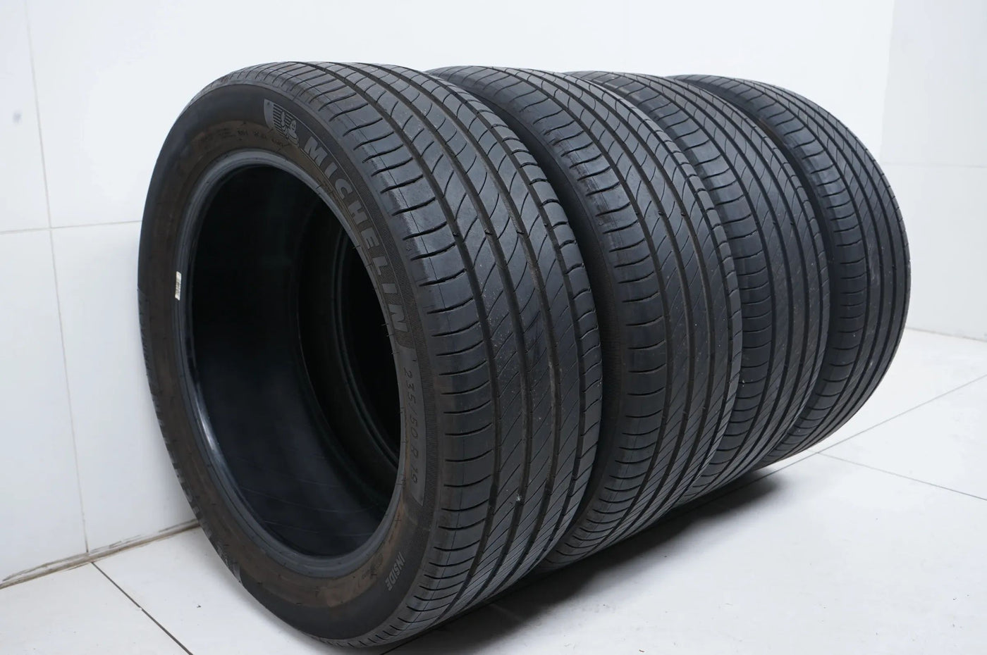4 x Michelin summer tires 235 50 19 inch DOT22 approx. 6mm