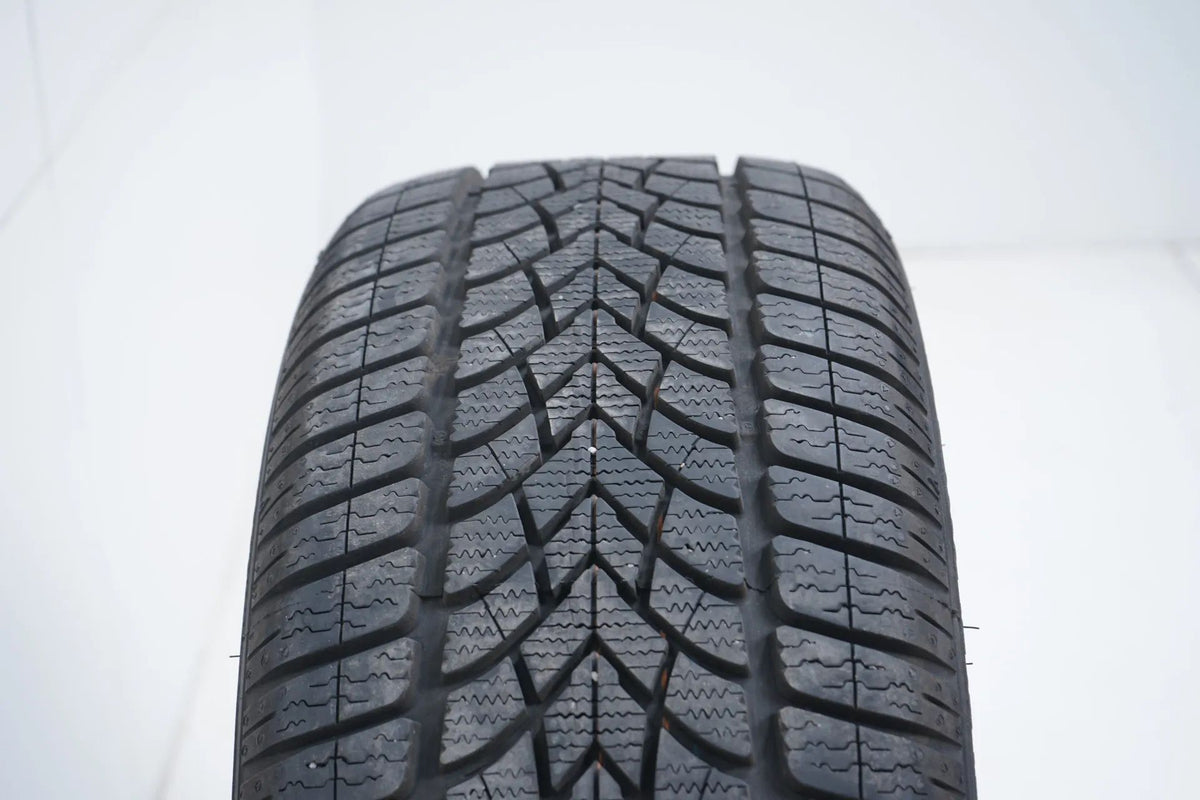1x Winter tire 225 45 17 inch Pirelli DOT23 approx. 7 mm BMW* RFT Detail view 7