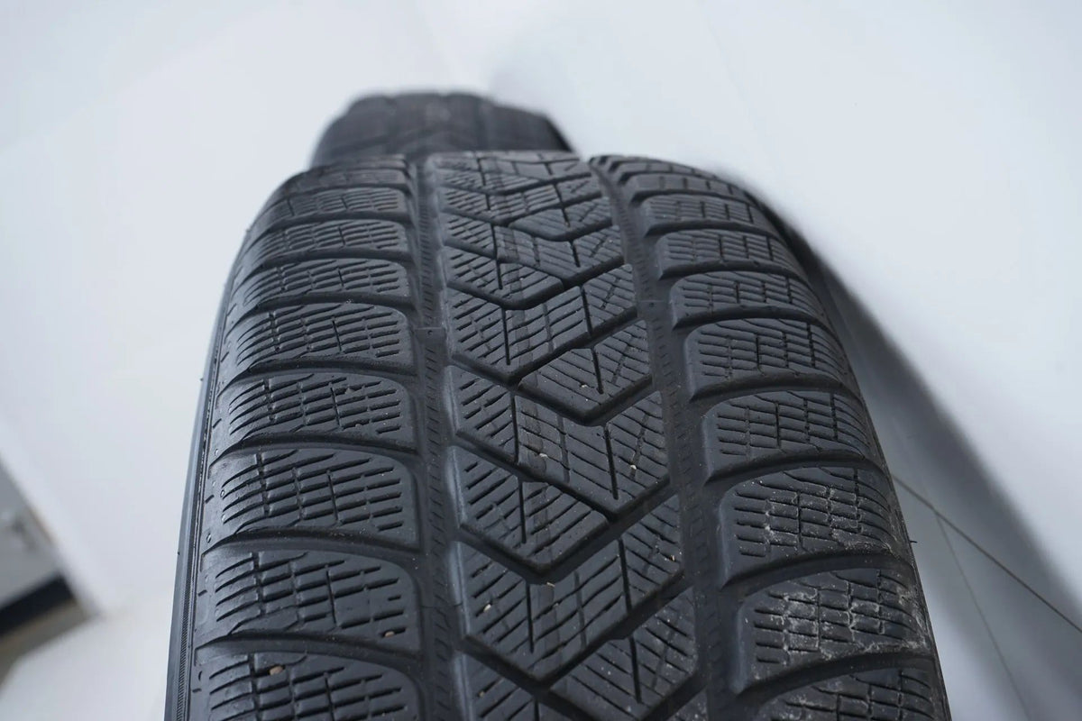 Land Rover Range Velar winter tires/wheels 255/55/19 inch Detailansicht 10