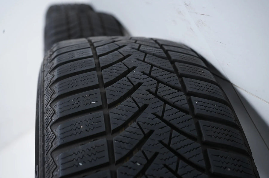 Zimní pneumatiky a disky Audi Q2 GA 205 55 17 palců