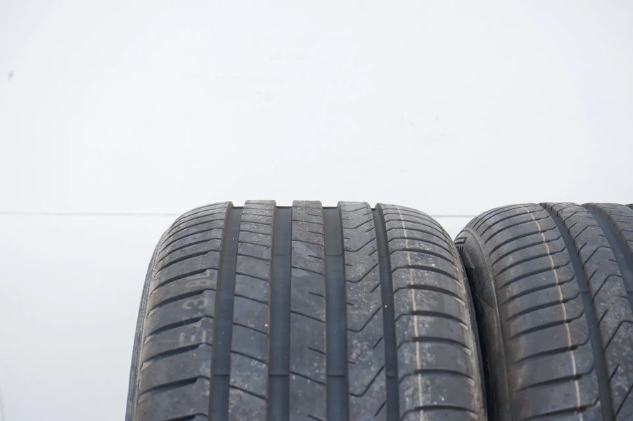 2x DEMO Sommerreifen Pirelli 245 40 18 Zoll MO DOT21  MO
