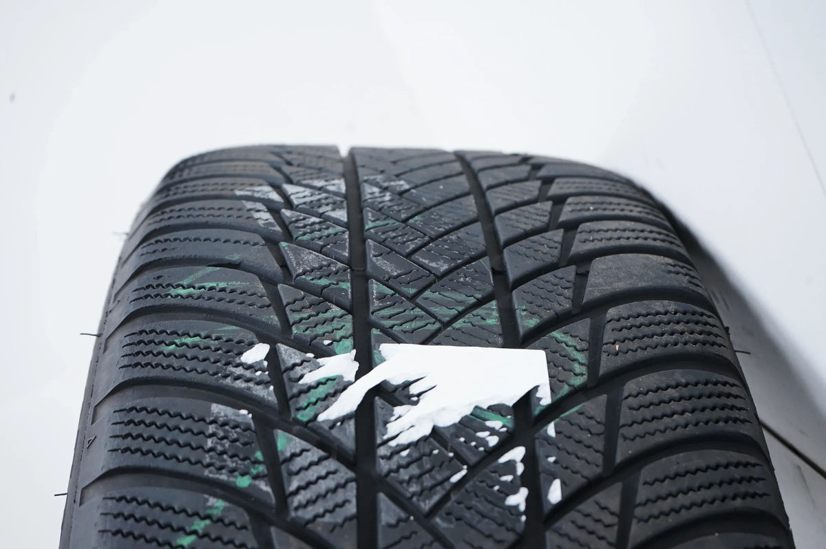 Jantes et pneus hiver Mercedes GLA GLB H247 235/50/19 pouces Vue détaillée 12