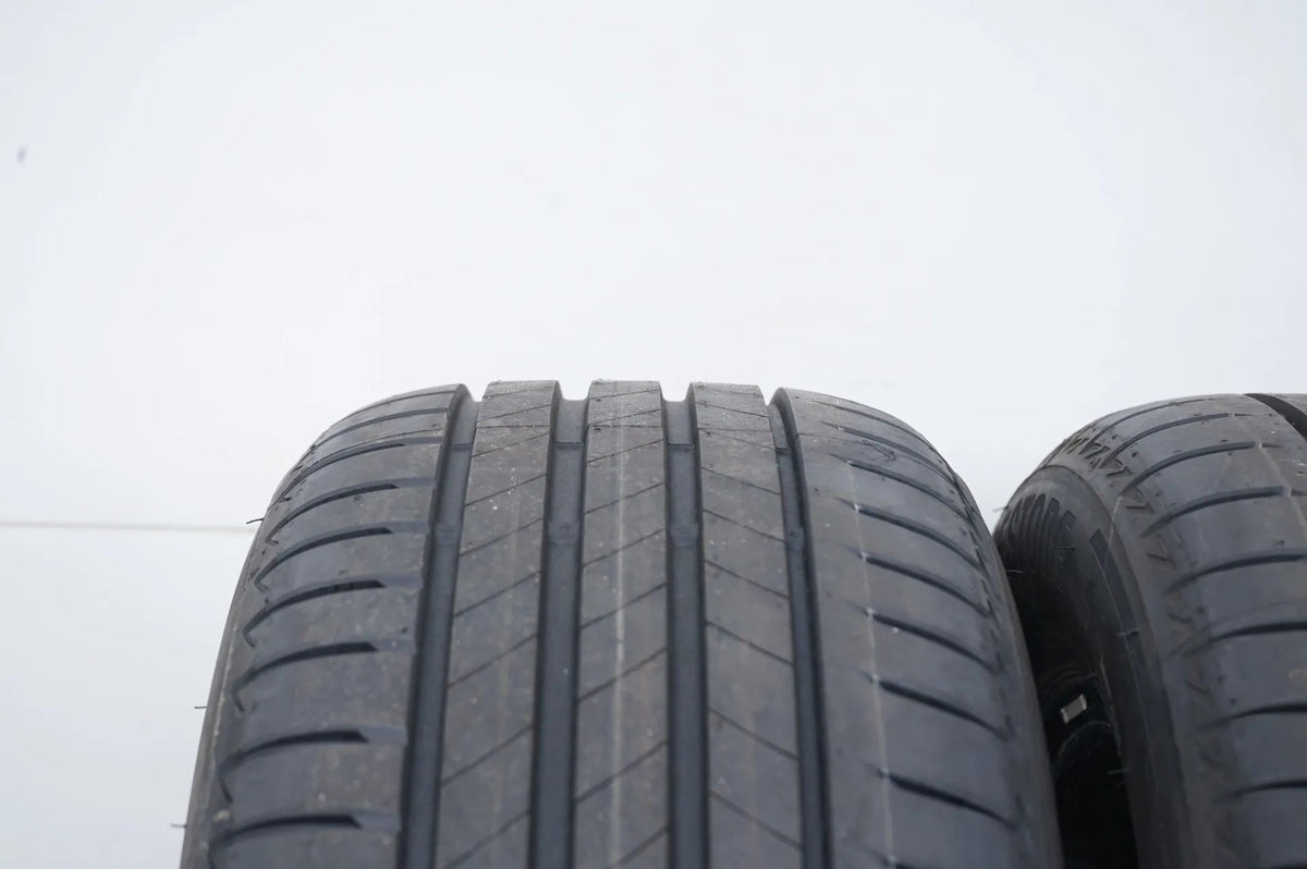 2 x DEMO Sommerreifen Bridgestone 235 55 18 Zoll DOT23/22 MO Detailansicht 4