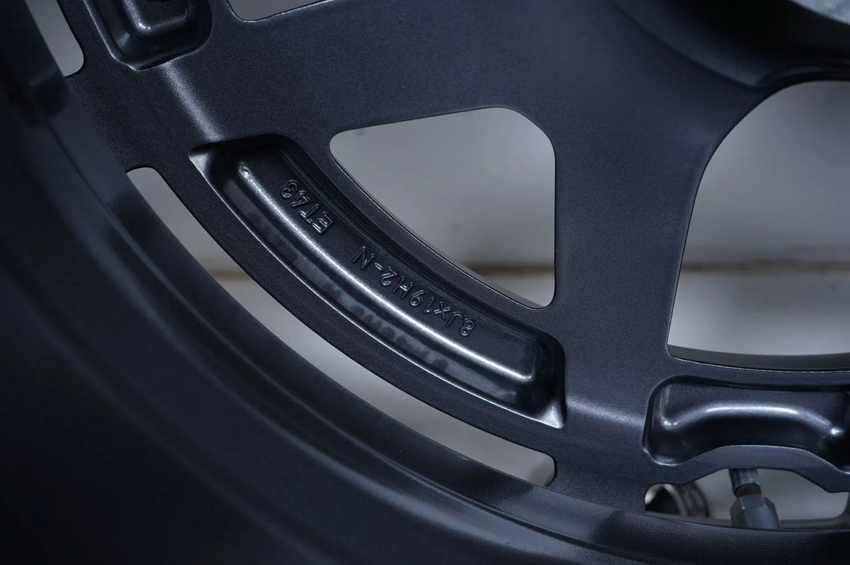 NEW Mercedes E-Class W213 Summer Wheels Summer Tires 19 Inch Detailansicht 17