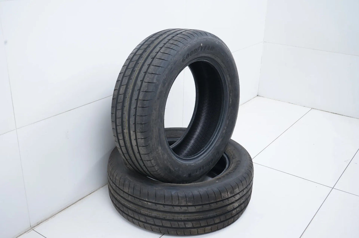 2x New DEMO Summer Tires Goodyear 235 60 18 inch DOT22 Detail view 3