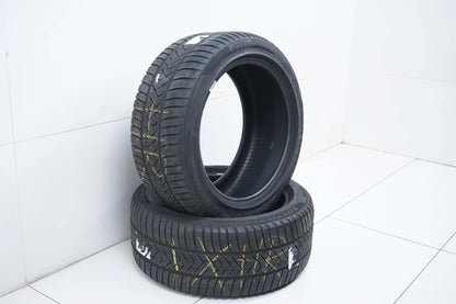 2x Winterreifen 275 40 18 Zoll Pirelli ca.4 mm DOT19 MO