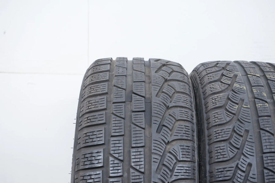 4x Winterreifen Pirelli 215 45 18 Zoll DOT18 ca.6mm MO