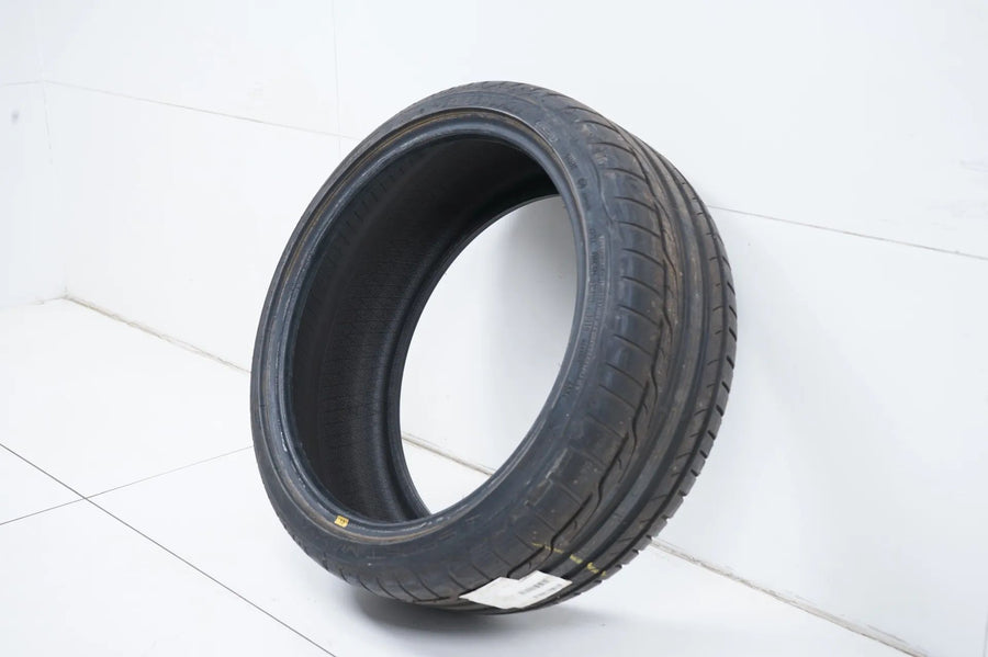1 pneu été de démonstration Dunlop 245/35/19 pouces DOT15 MO