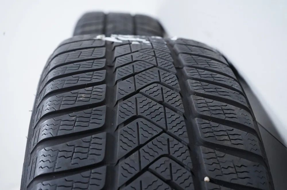 Mercedes E-Class W213 winter tires/wheels 245/45/18 inch Detailansicht 14
