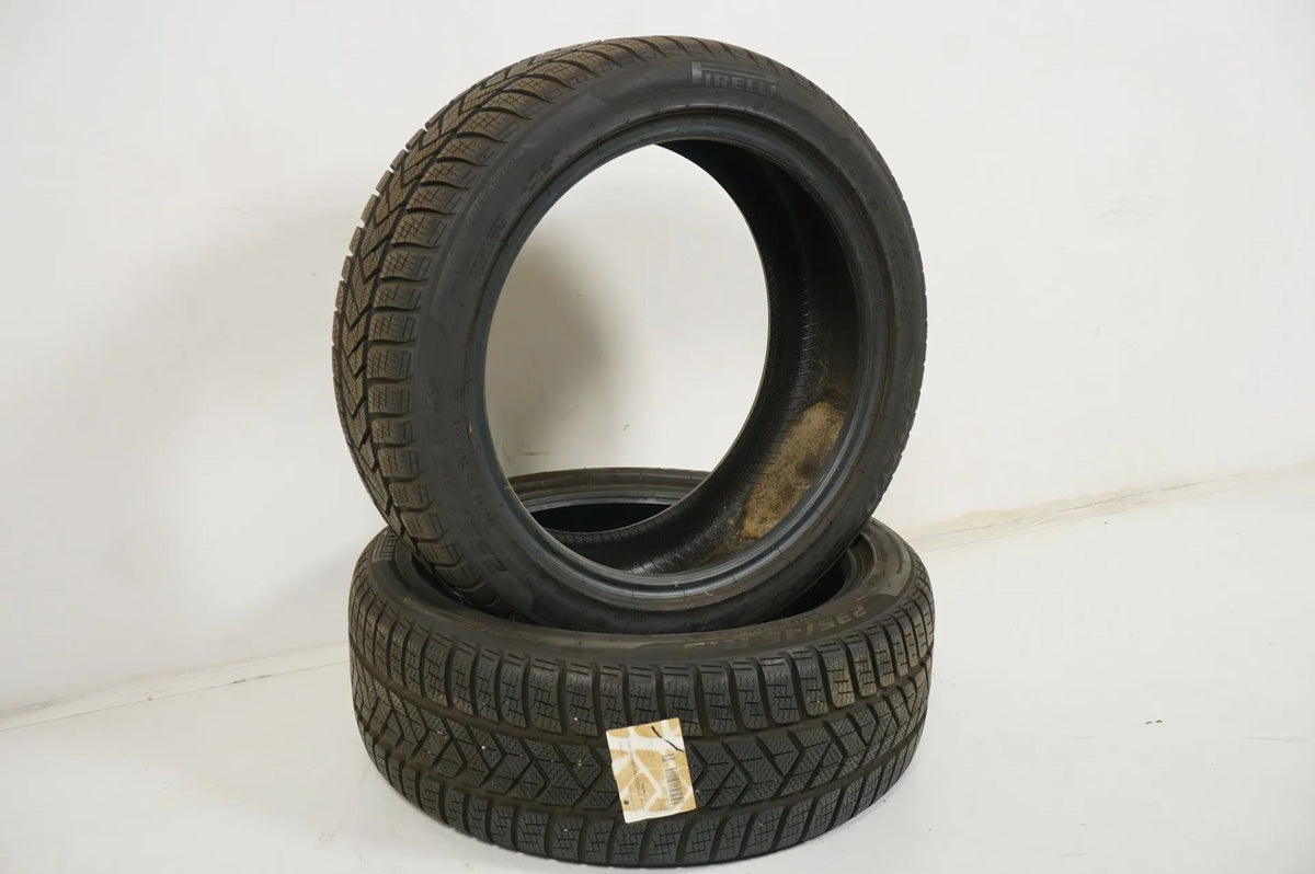 2x Pirelli winter tires 235 45 19 inch approx. 7 mm tread depth DOT18 MO Detailansicht 4