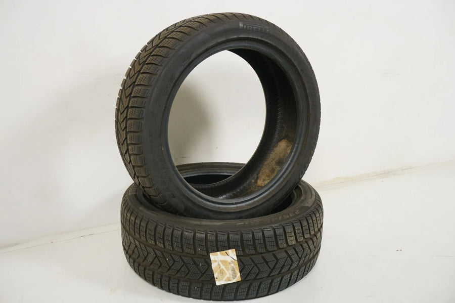 2x Pirelli winter tires 235 45 19 inch approx. 7 mm tread depth DOT18 MO