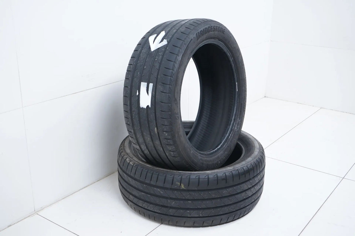 2 x summer tires 255 45 19 inch Bridgestone approx. 5mm tread depth DOT20 MO Detail view 3