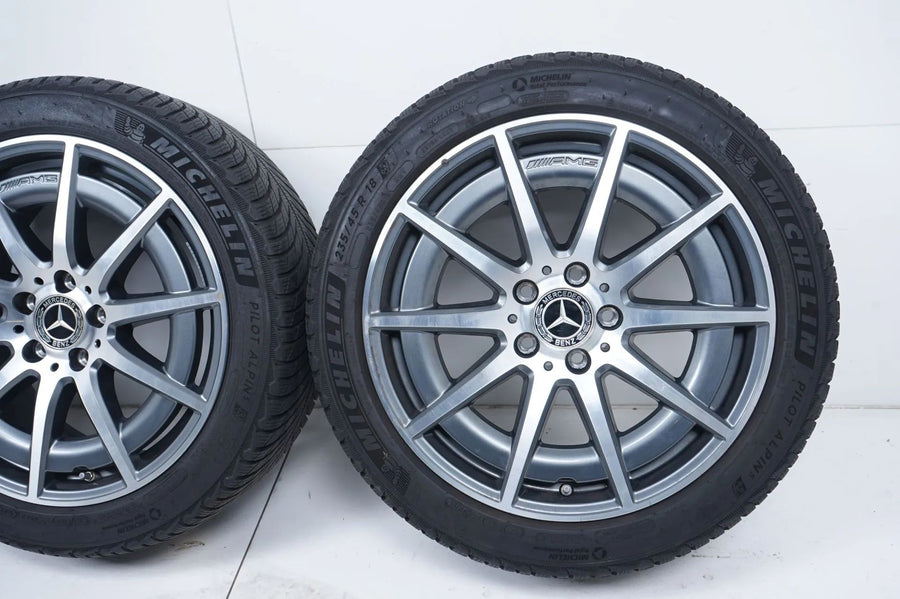 Mercedes C43 AMG W206 zimní pneumatiky zimní kola 235 45 18 palců