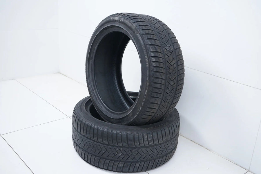 2x Winterreifen 275 40 18 Zoll Pirelli ca.4 mm DOT19 MO