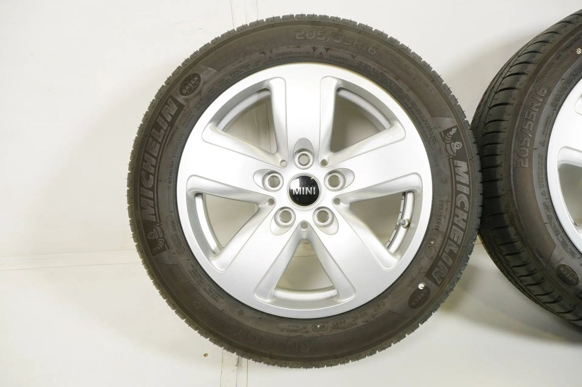 MINI Clubman F54 summer tires, summer wheels 205/55 R16 inch Detailansicht 3