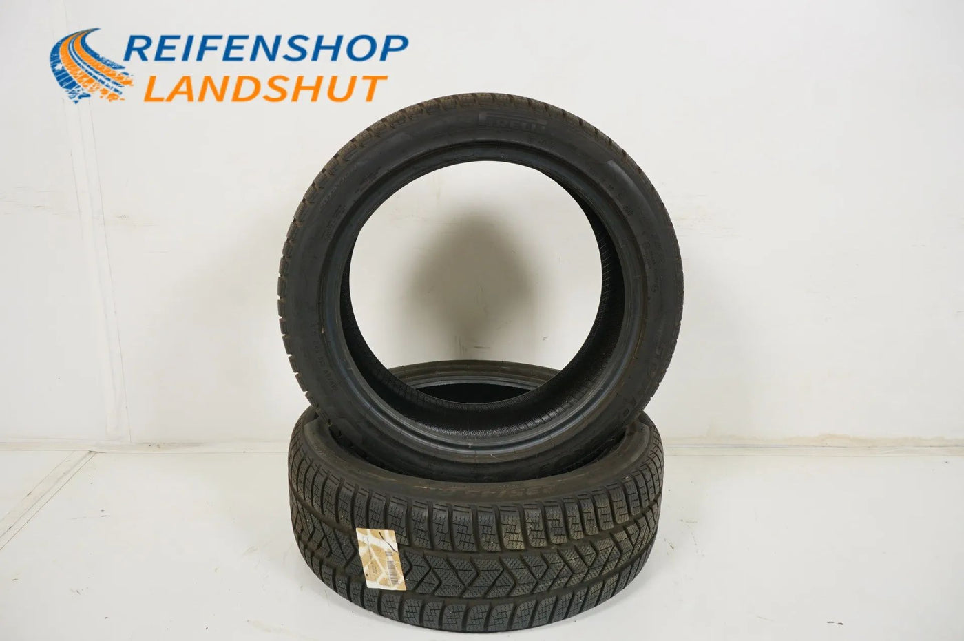 2x Pirelli winter tires 235 45 19 inch approx. 7 mm tread depth DOT18 MO