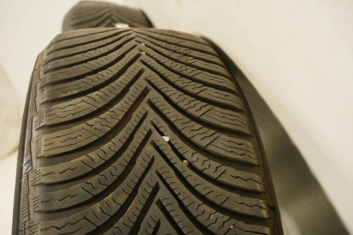 Pneus hiver et jantes hiver 16 pouces pour Mercedes Classe AB W177 B247 Vue détaillée 16