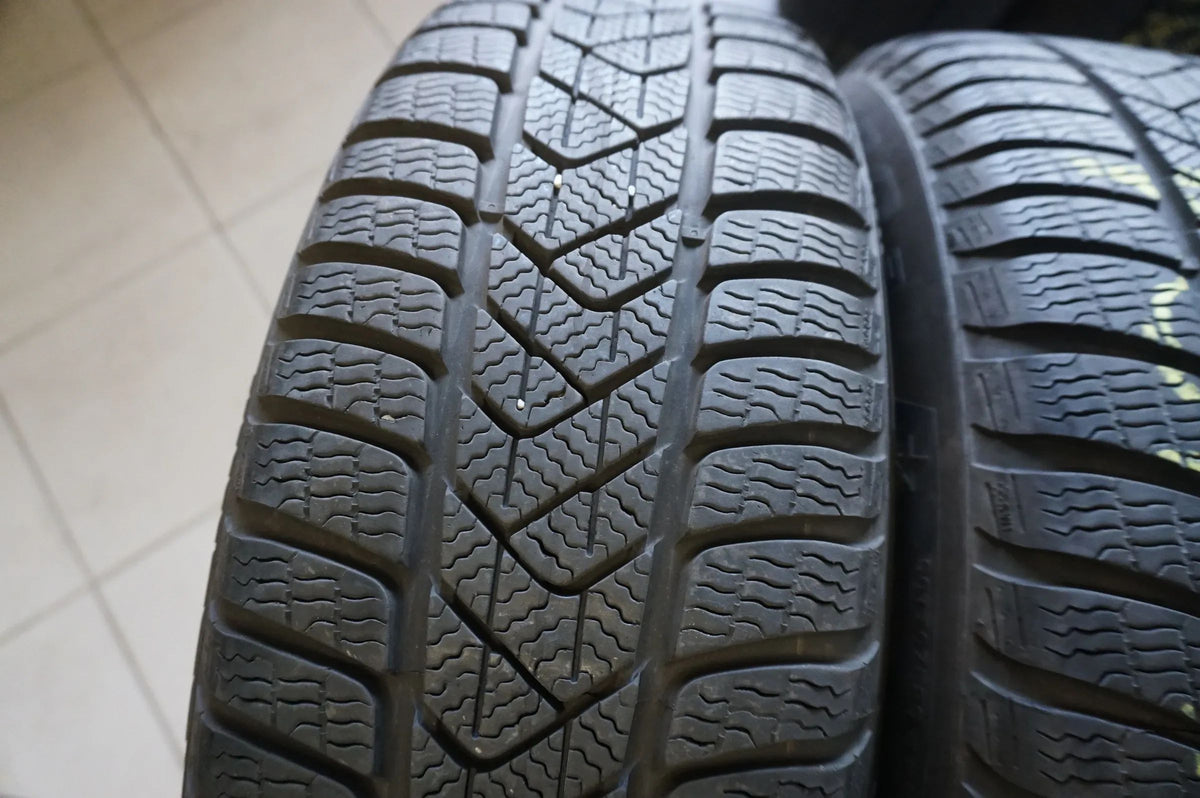 Original BMW X1 F48 X2 F39 Alufelgen Winterräder Winterreifen 205 60 R17 6mm Detailansicht 7