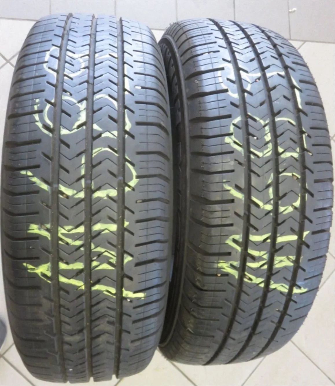 2 X 215 65 R16C 106/104T Pneus été Michelin Agilis 51 7,5mm