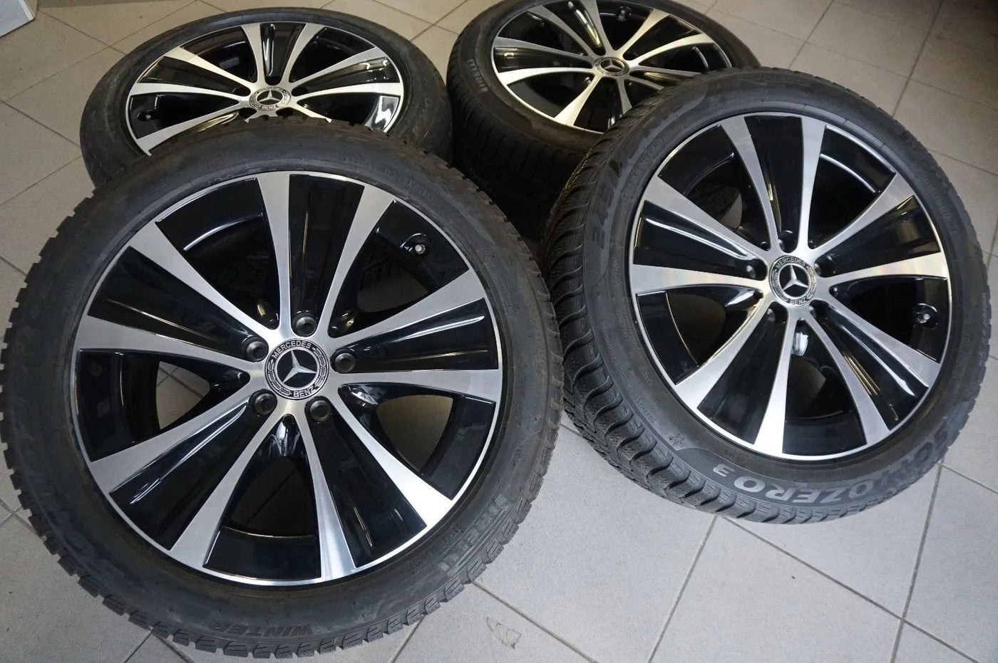 Jantes alliage et pneus hiver d'origine Mercedes Classe E W213 S213 Hybride E300e E300de