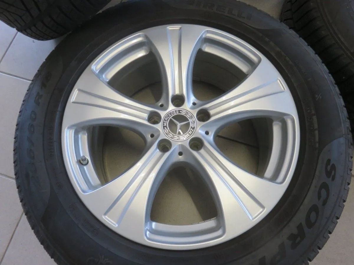 Cerchi in lega originali Mercedes GLC X253 C253 da 18 pollici, ruote complete invernali, pneumatici invernali 6mm Visualizzazione dettagliata 5